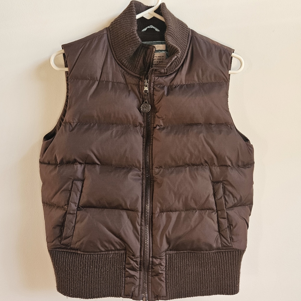 Old Navy Frost-Free Down Winter Vest in Women's M